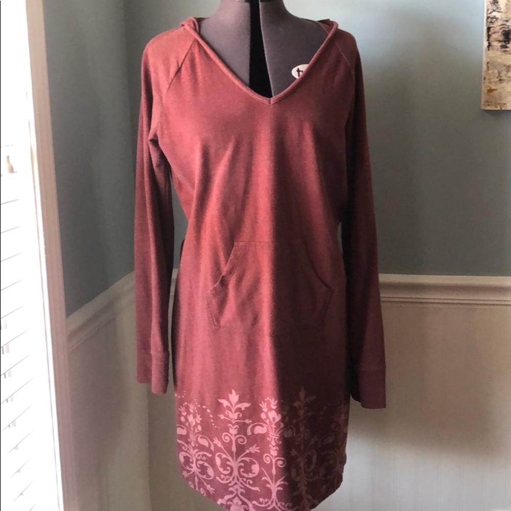 Hooded Prana dress with manga pocket